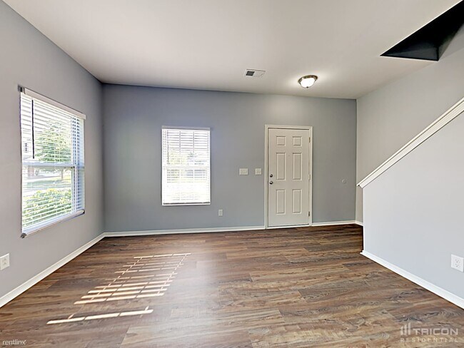 Foto del edificio - 8319 Ainsworth St