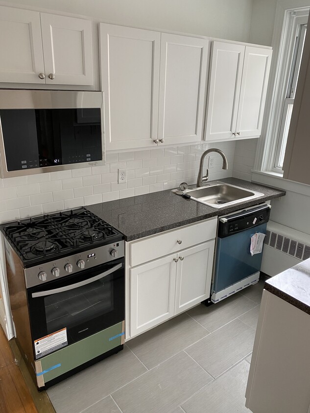 Primary Photo - 2204 E York St