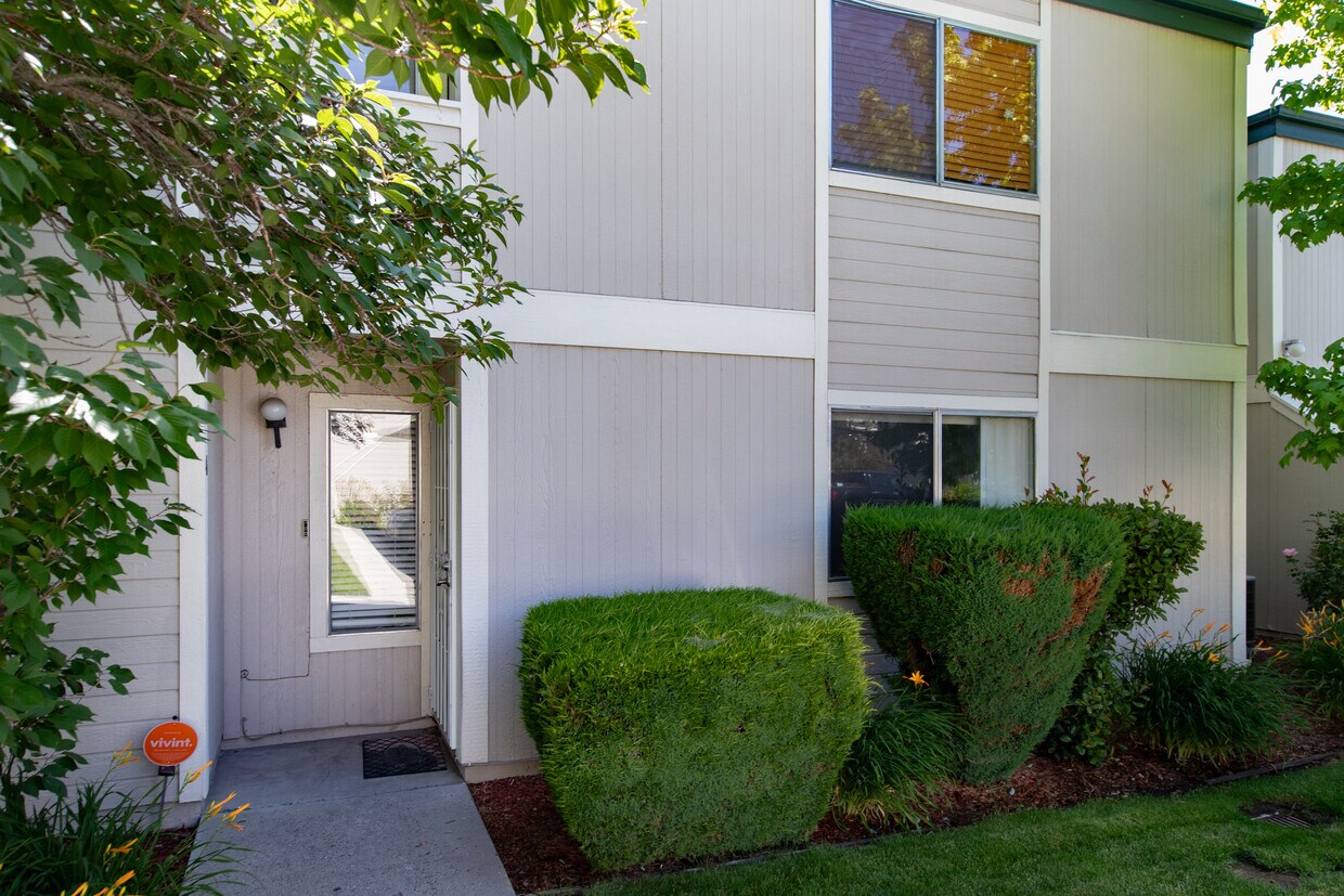 Primary Photo - 2631 Sunny Slope Dr