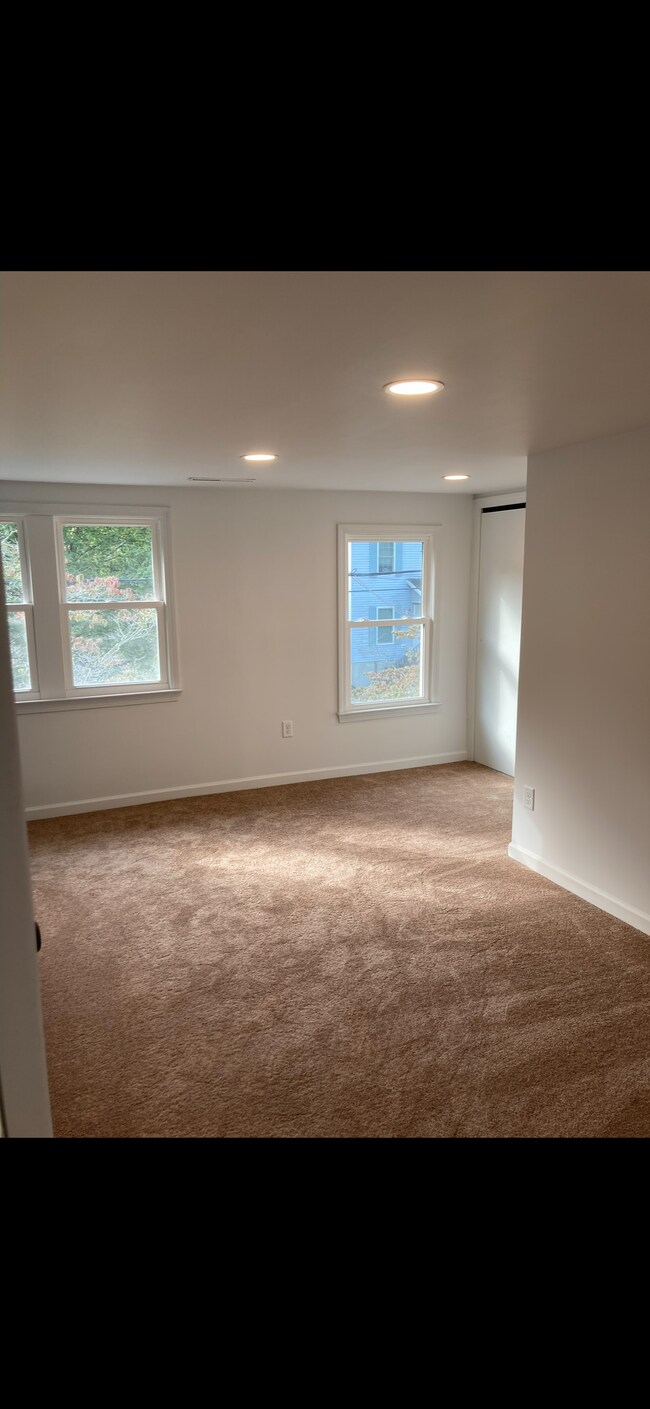 Fotografía del edificio - 31 Merritt Ave 2nd Floor