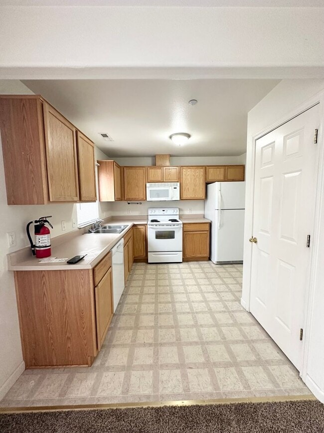 Foto del edificio - 685 Leslie Ct