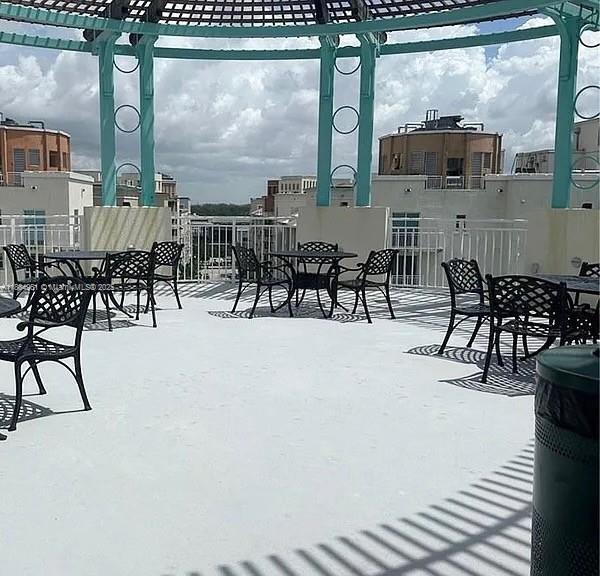 Foto del edificio - 7275 SW 90th St