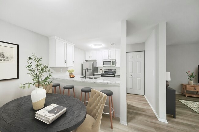 Building Photo - Eagle Rock Apartments at Columbia