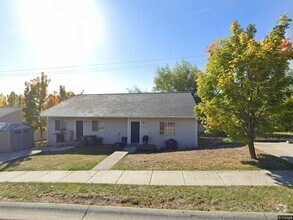 Building Photo - 451 Pleasant Pl
