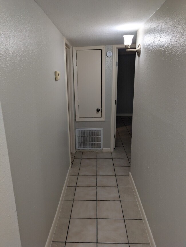 Foto del edificio - 7200 Clarewood Dr