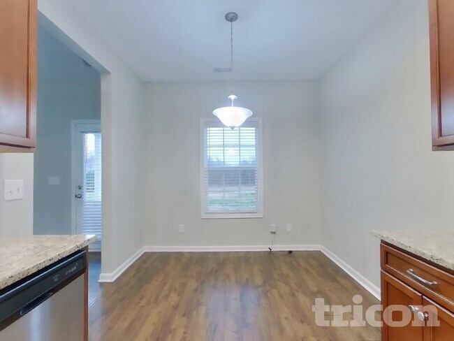 Foto del edificio - 809 Ellyson Dr