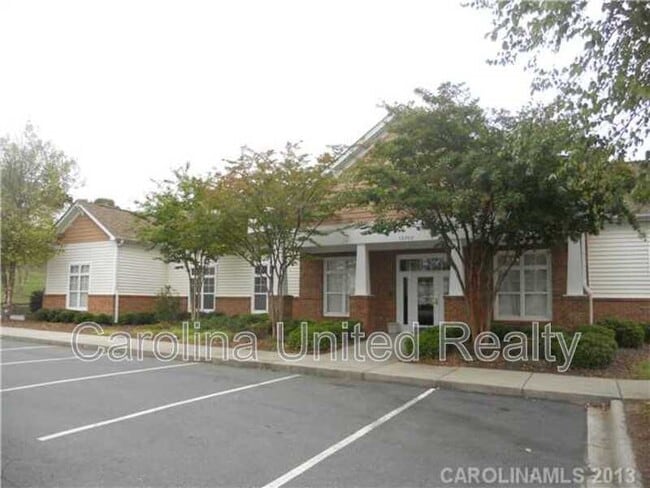 Photo - 10675 Hill Point Ct Apartment