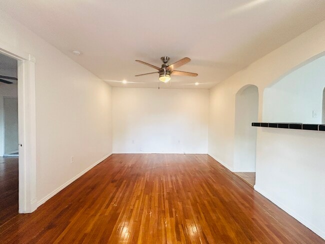 Building Photo - 1102 Westerly Ter