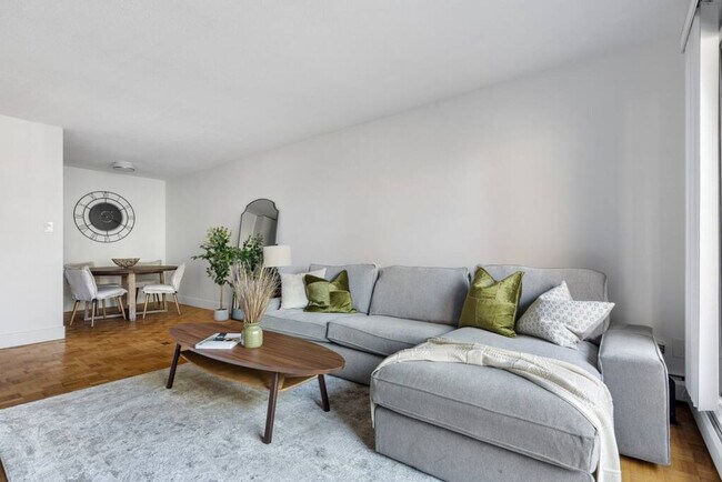 Photo du bâtiment - 1190 W 10th Ave