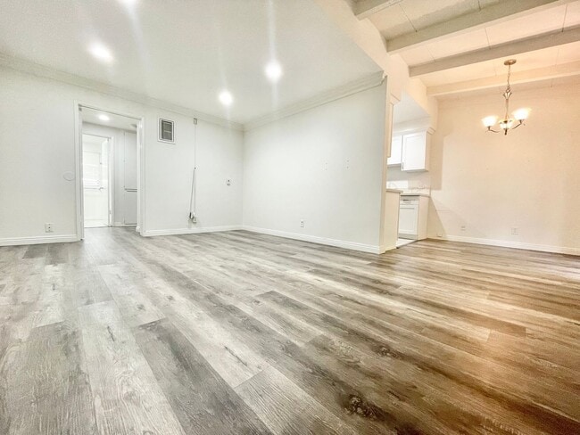 Interior Photo - Otsego