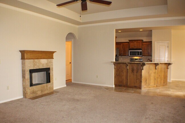 Building Photo - Bixby home available now!
