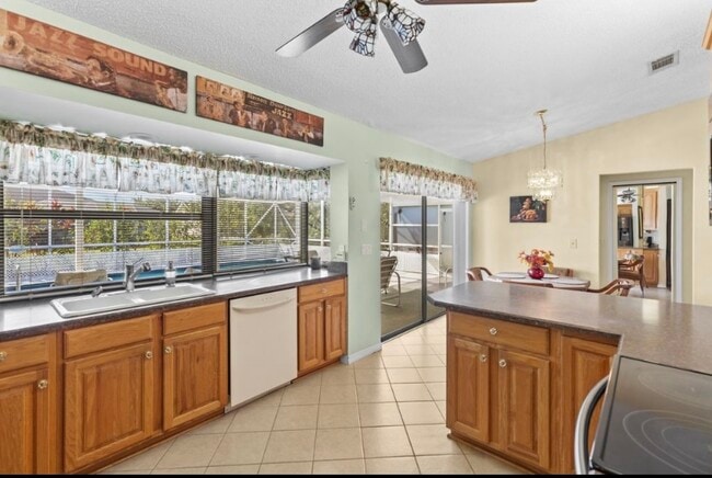 Photo - 980 SE Breakwater Ave House