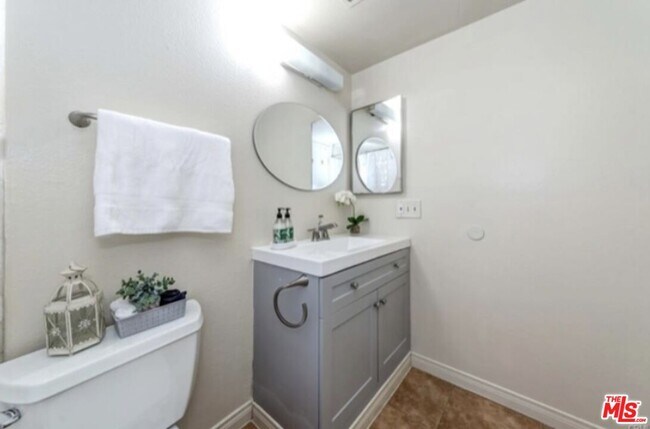 Foto del edificio - 1601 N Camden Pl