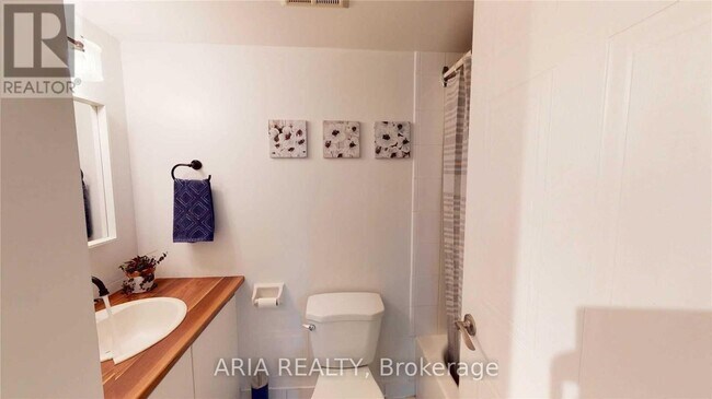 Photo du bâtiment - 350 Webb Dr