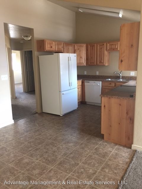Foto del edificio - 3 br, 2 bath House - 2542 W 500 S #7