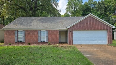 Building Photo - 201 Bent Oaks Dr