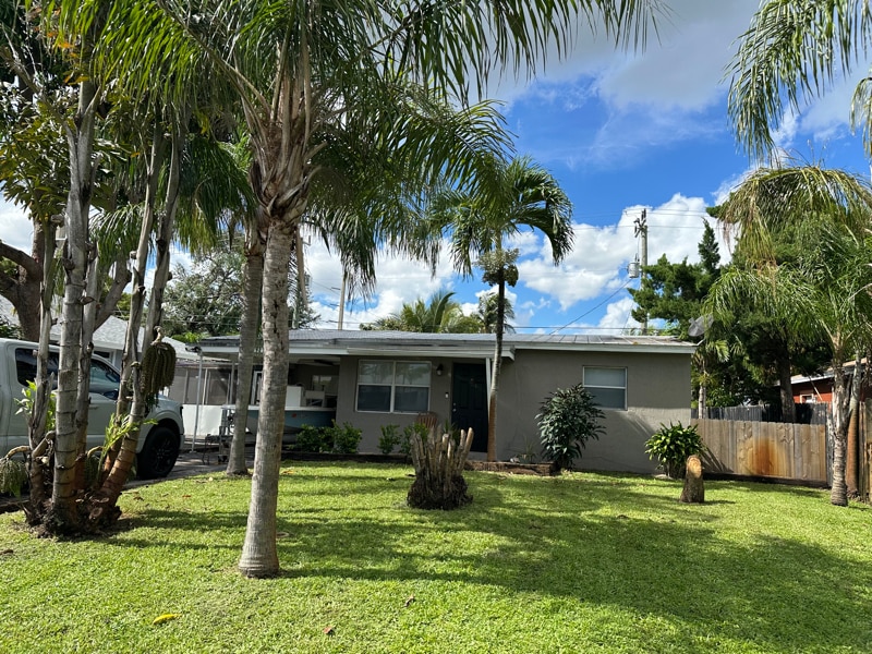Foto principal - 1525 NE 28th St