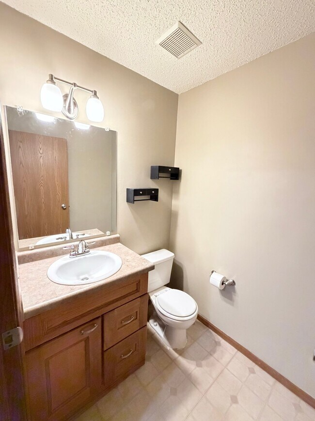 Building Photo - 186 Macfalls Way