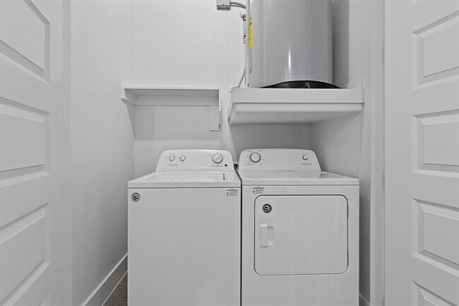 Foto del edificio - 579 Lloyd's Rd