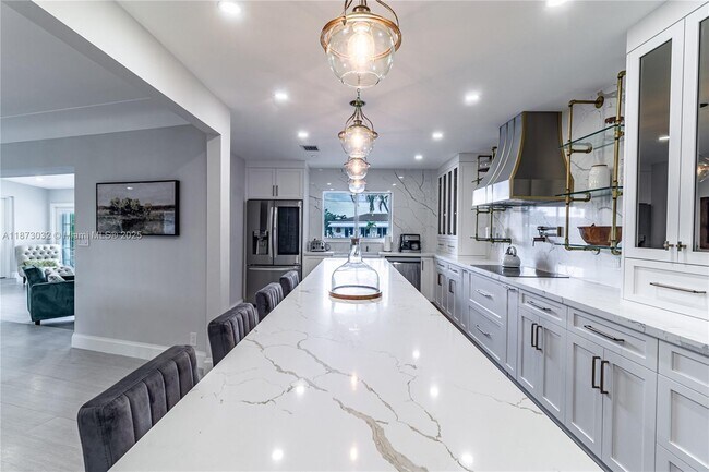 Foto del edificio - 2810 NE 59th Ct
