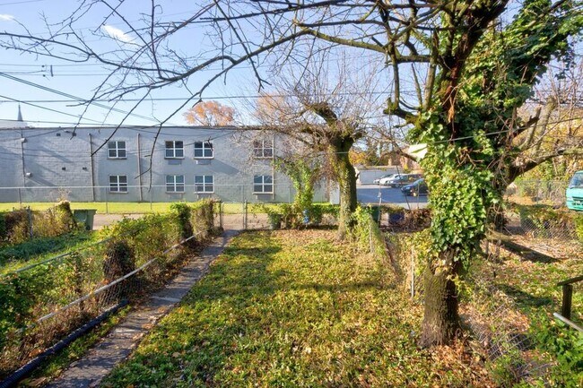 Foto del edificio - 4610 Pimlico Rd