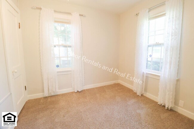 Foto del edificio - Coming soon! $200 off first months rent