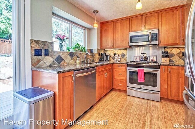 Building Photo - 4 br, 2 bath House - 11932 SE 222nd Place