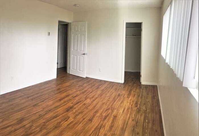 Building Photo - Spacious 1BD 1BA!!!!!