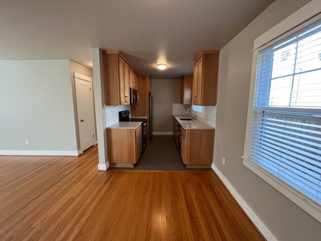 Foto del edificio - Modern 1-Bedroom! Private Storage w/Washer...