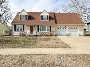 Building Photo - 3125 SW Mulvane St