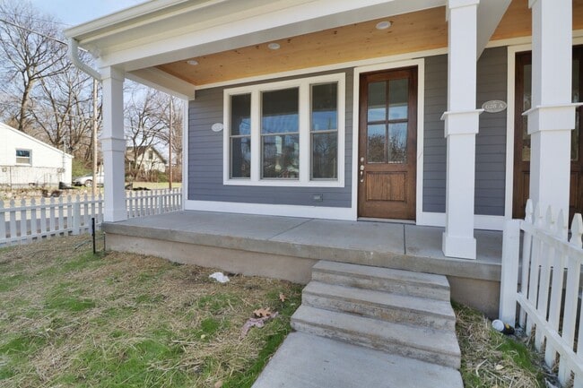 Building Photo - 628 Shelby Ave