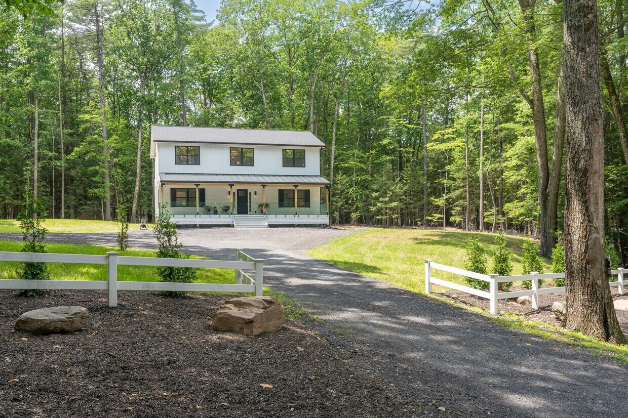 32 Maurizi Ln, Woodstock, NY 12498 House Rental in Woodstock, NY