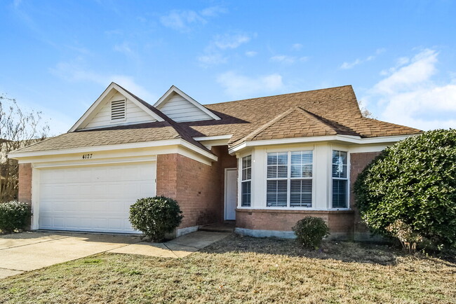 Building Photo - 4127 Lake Cross Dr W