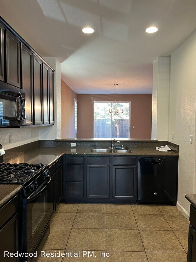 Foto del edificio - 4 br, 3 bath House - 1717 Devin Drive
