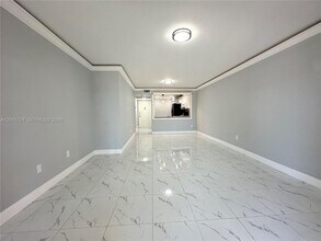 Building Photo - 871 NE 207th Terrace