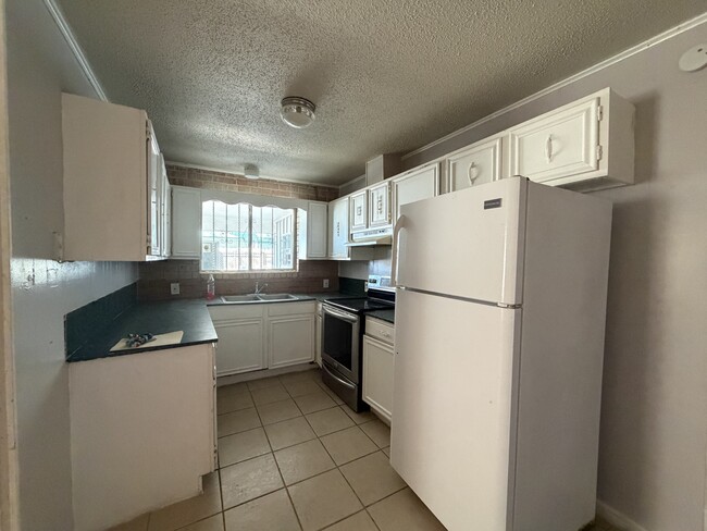 Foto del edificio - 1308 N McColl Rd