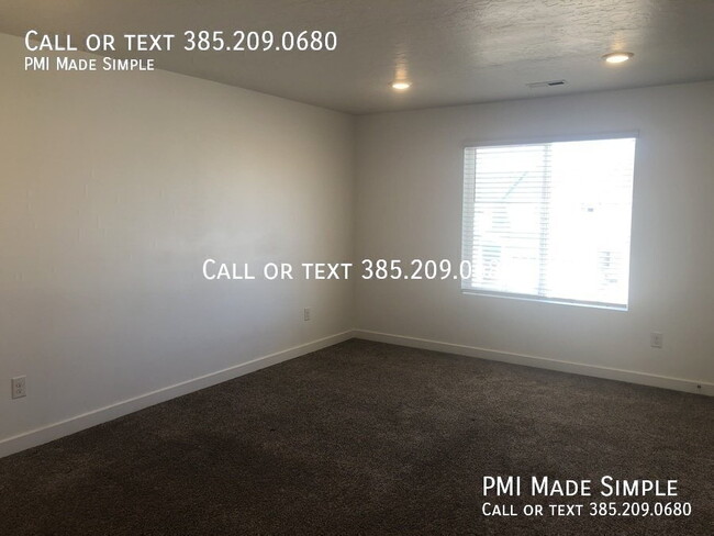 Building Photo - 1040 W Broadleaf Dr