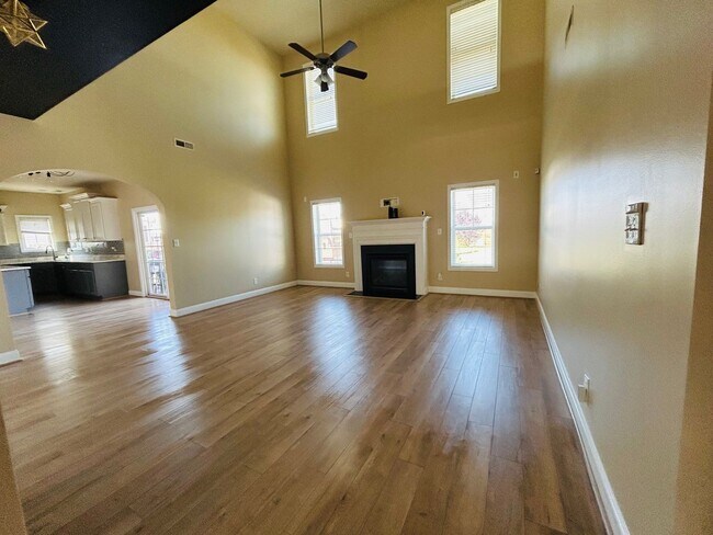 Foto del edificio - 3504 Castlefield Ln