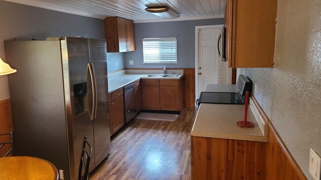 Foto del edificio - Charming 3 Bedroom 1 Bath Home with Spacious Yard ~ No HOA