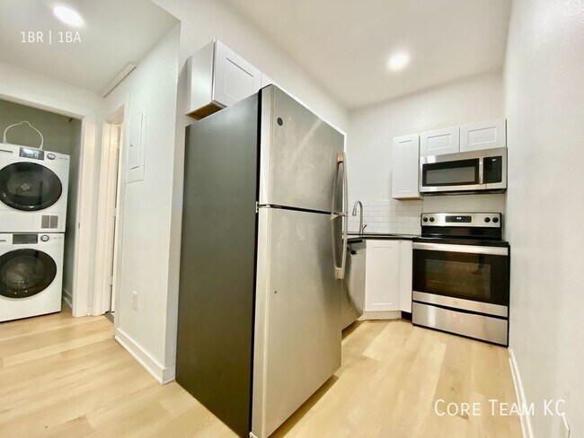 Foto del edificio - Top Floor Newly Renovated 1 Bedroom