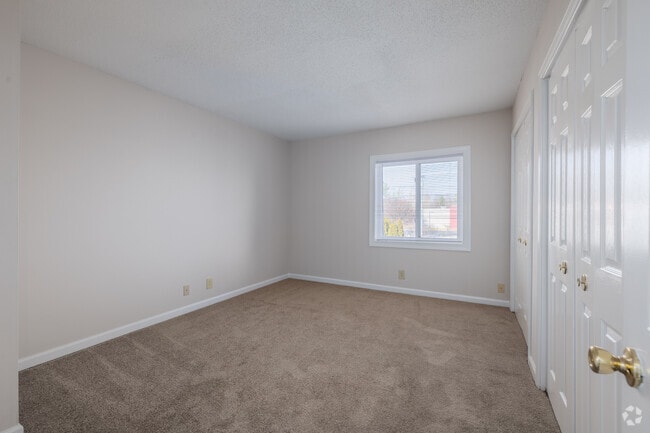 1BR, 1BA - 750SF - Bedroom - Regency Park Apartments