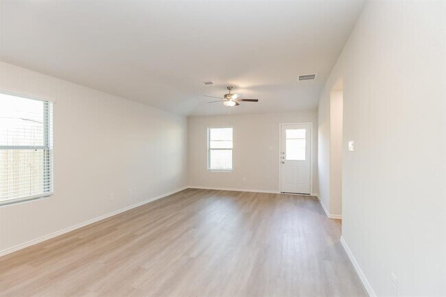 Building Photo - 24849 Scilla Wy
