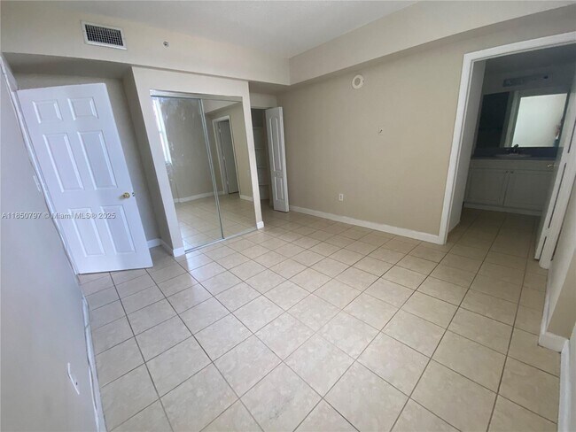 Foto del edificio - 1 Glen Royal Pkwy