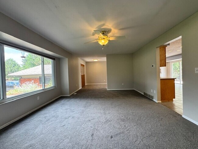 Building Photo - 3625 E Wade Ln
