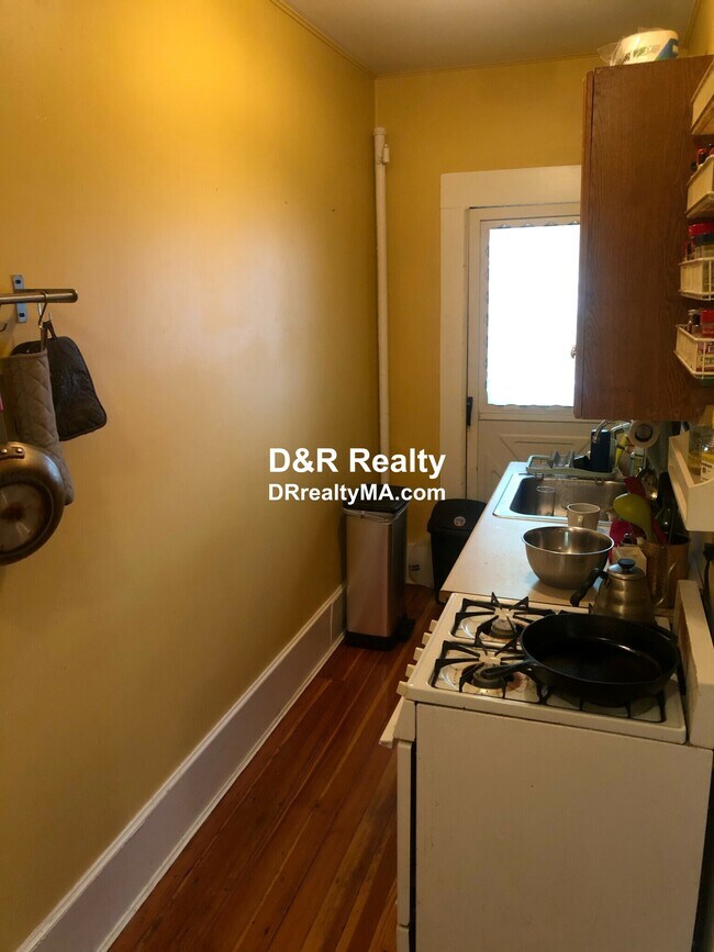 133 Oxford St Unit 9, Cambridge, MA 02140 133 Oxford St Cambridge, MA