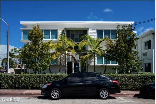 Building Photo - 6971 Carlyle Ave