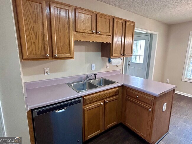 Building Photo - 22 Meadow Chase Way