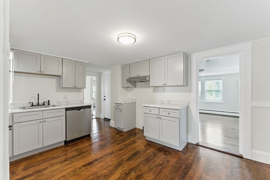 Foto principal - 357 Granite St