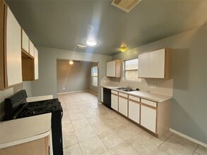 Building Photo - 19706 Shores Edge Dr