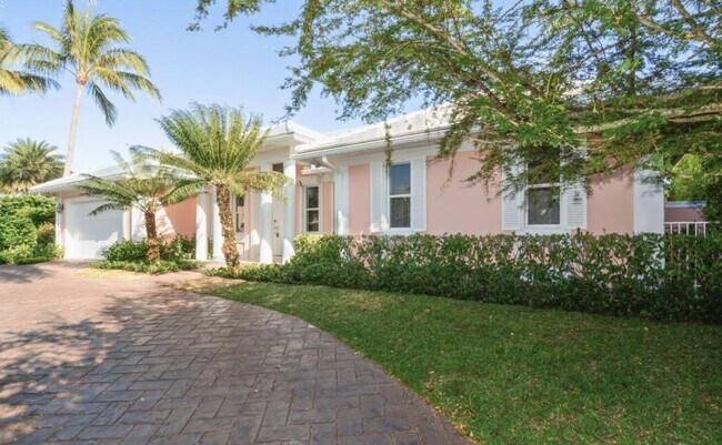 Foto del edificio - 249 Tradewind Dr